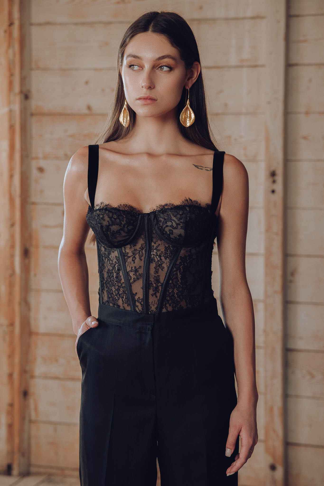 Aureliana Iconic Black Chantilly Lace